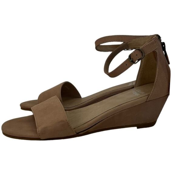 EILEEN FISHER "MARA" TAN LEATHER ANKLE STRAP OPEN TOE LOW HEEL SANDALS/WEDGES - Picture 3 of 11